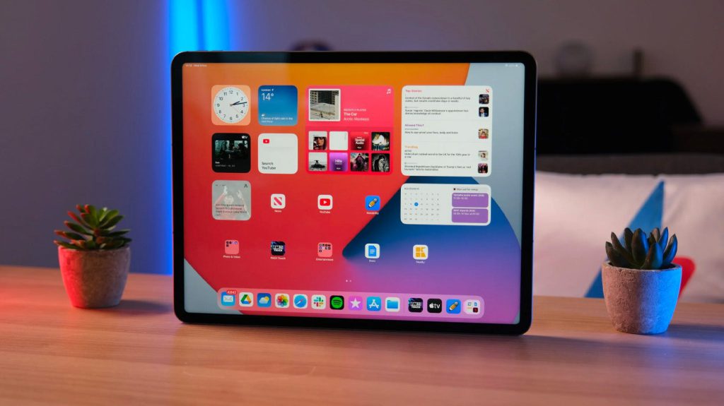 Apple's Visual Leap Switching to OLED Displays for iPads and MacBooks