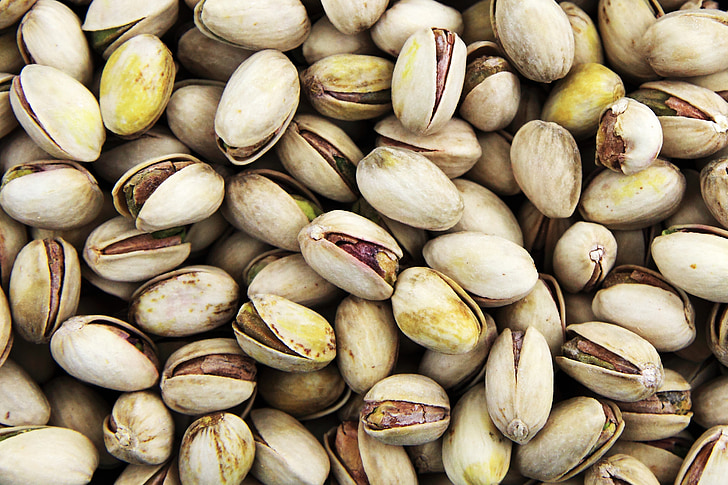 Best Way To Avoid Binge Snacking-Munch On These 5 Healthy Nuts